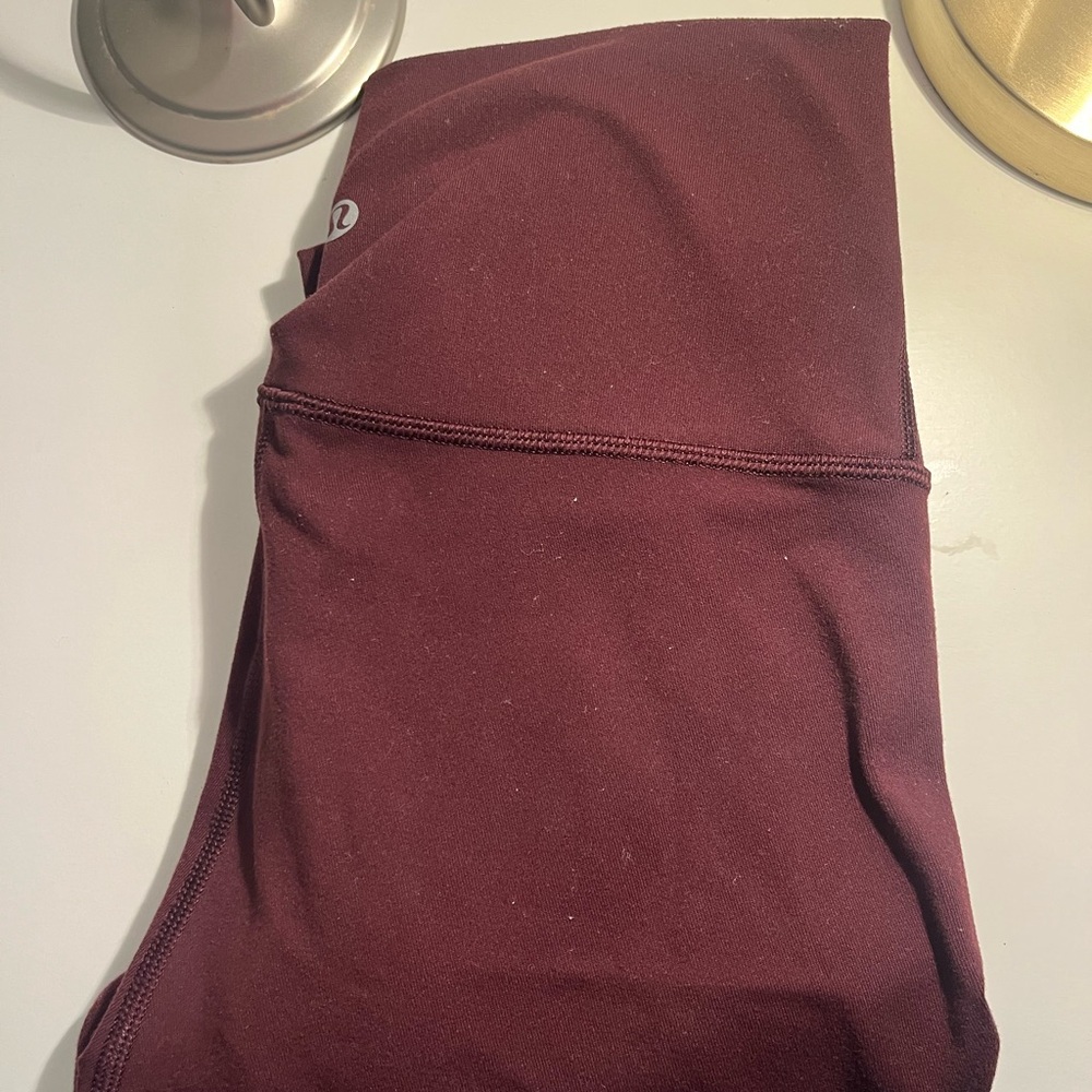 Lululemon red wonder under leggings 28 inch size 4